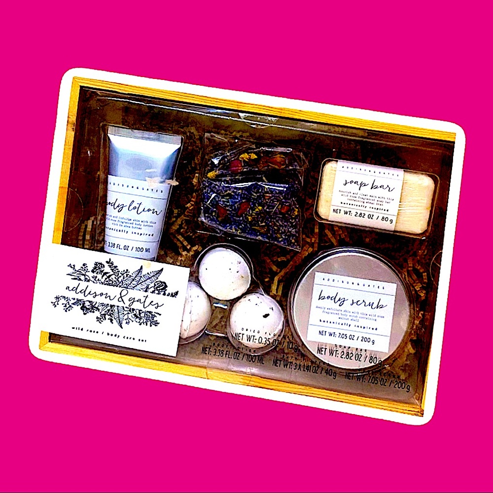 Addison & Gates Body Set - World Market (NWT)